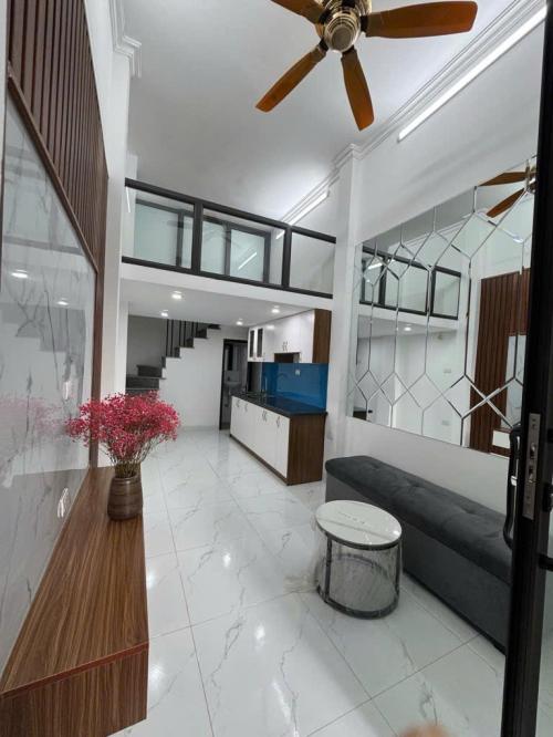 Bán nhà siêu phẩm Quận Thủ Đức, hẻm xe tải thoáng mát, giá chỉ 12 tỷ.